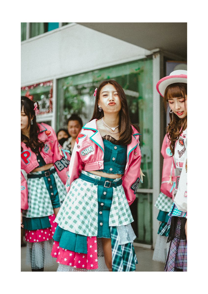 mahajamrern's tweet photo. ชอบมองคุณในฟิลนี้🧡
#KaewBNK48 #BNK48 #TEELEK https://t.co/ACOKAheTDo