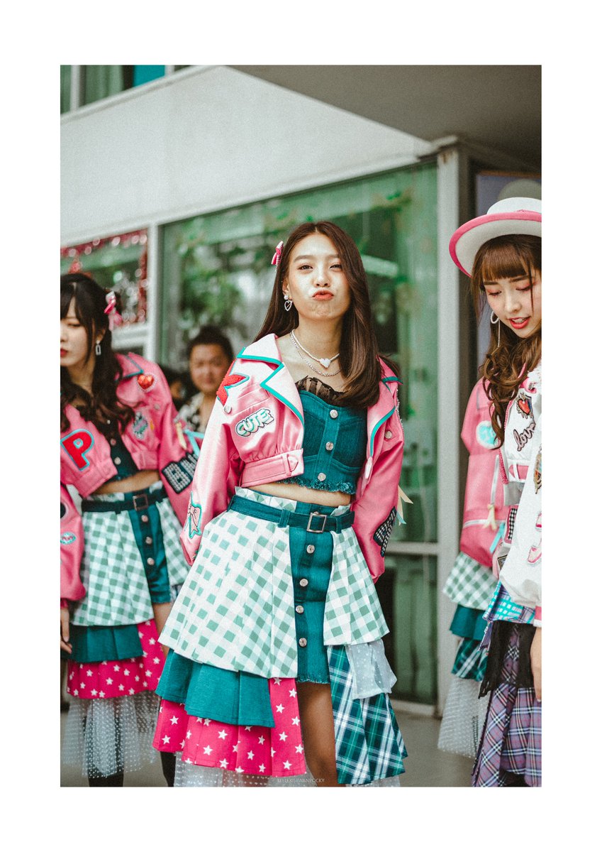 mahajamrern's tweet photo. ชอบมองคุณในฟิลนี้🧡
#KaewBNK48 #BNK48 #TEELEK https://t.co/ACOKAheTDo