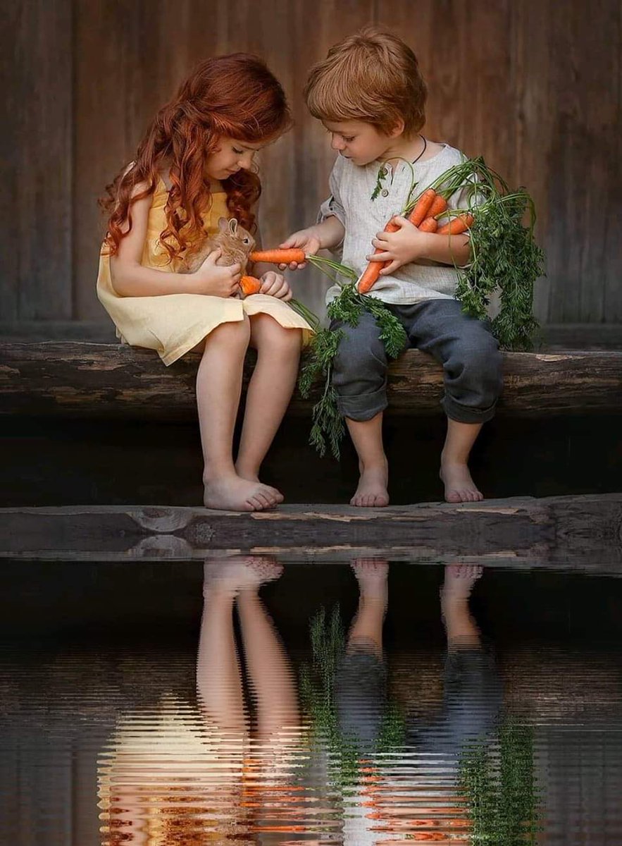 Le persone prima devono capire
perché stanno al mondo e quando
lo hanno capito devono imparare a starci.

#ScrivoDellEssere #ScrivoArte