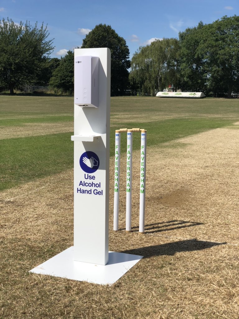 Umpire sorted for weekend! <a href="/Mach_ynwa/">Machey</a> #cricket #NewNormal #SocialDistancing