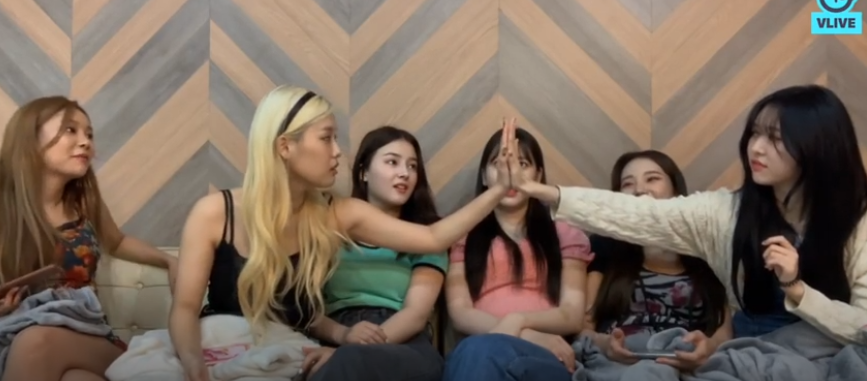 KYLAxMMLD's tweet photo. Jane, Ibang kamay na sinusukat mo 😭💔
#JENIJI #JANE #DAISY https://t.co/cr6PC5QaEI