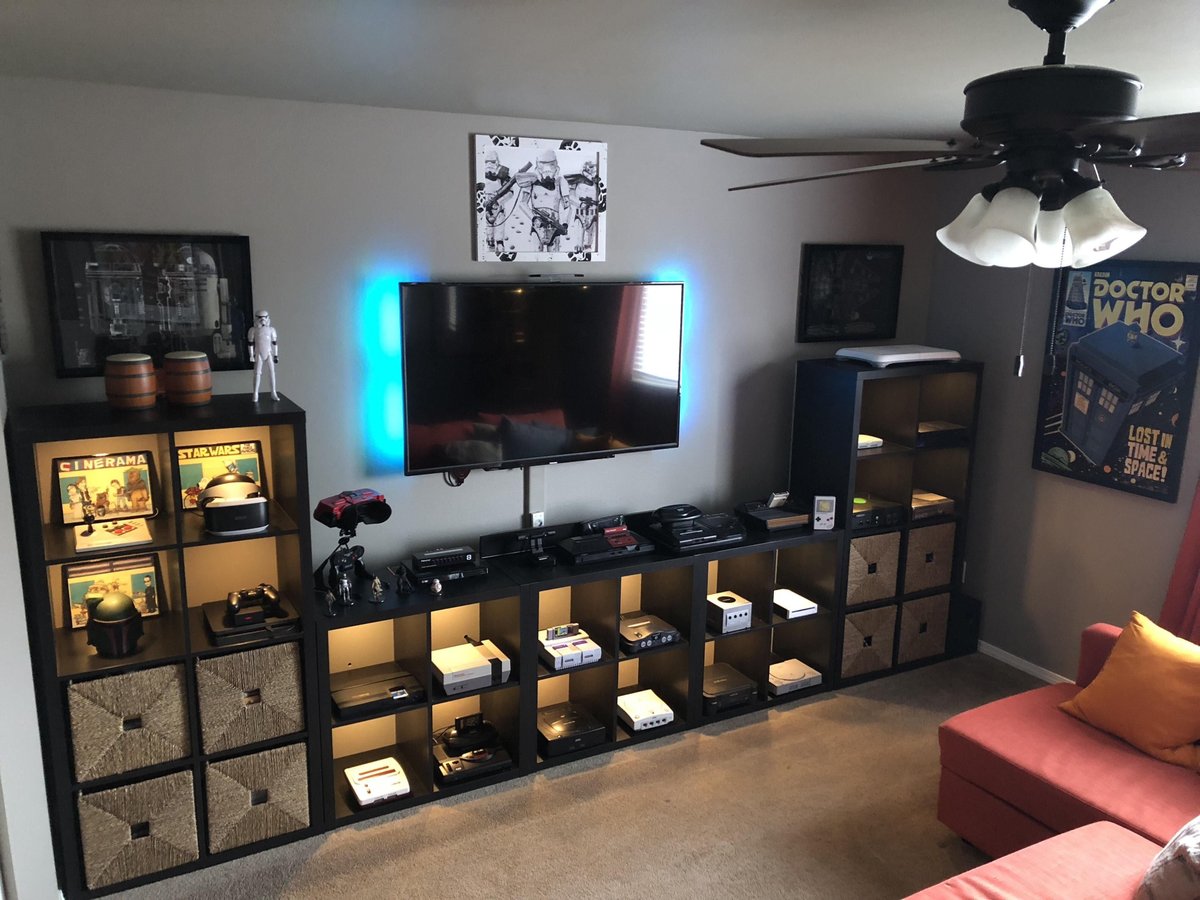 MonkeyNutPunch's tweet photo. Another gaming setup that I think is very smooth, it's pretty slick and wouldn't look out of place in any front room! 🔥🔥🔥⁠
⁠
⁠⁠I cannot find who the setup belongs to so if you're out there get in touch for credit 😊⁠
⁠
#RETROGAMING #retrogamingsetup #retro #GamingSetup https://t.co/wpLAfCZvCB