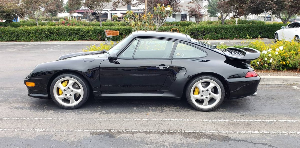Doug_D's tweet photo. #sidewaysaturday 1997 #Porsche  #993turbos #saturdaysideway https://t.co/PpCsnovdcx