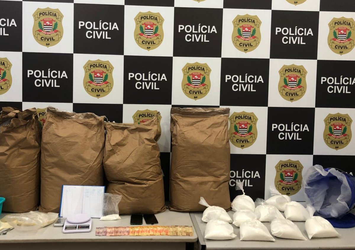 Policia_Civil's tweet image. Traficantes são presos com grande quantidade de drogas em Ribeirão Preto

bit.ly/3gfRZD2

#PSCP #PoliciaCivilSP #DeiNTER3