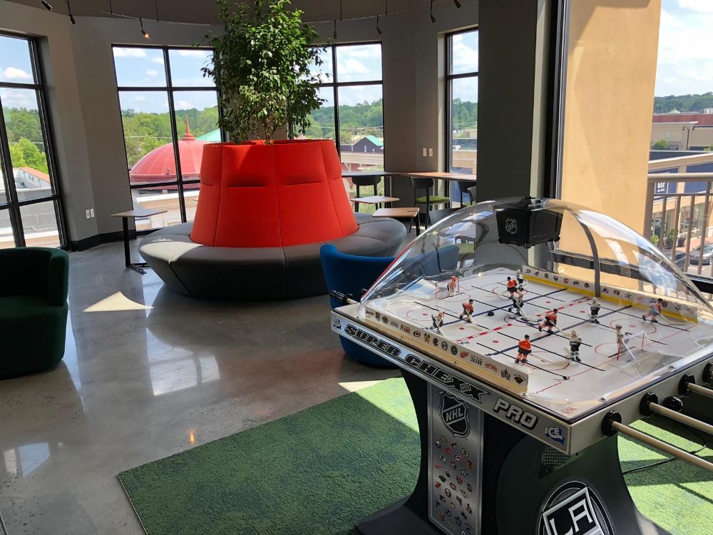 14/ While the same time Austin was working on Super 6, the broader  @FOXBet team was in the midst of starting to build our new business, brand, offices, and operations across New Jersey, Los Angeles, Miami, the UK, and Dublin.