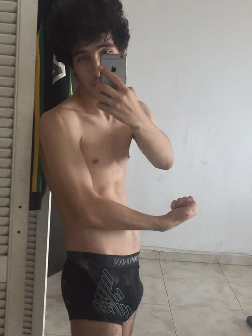 What's up guys ??♂?, follow me! #hot#man#muscles#selfie#armani#mirror#mirrorselfie#usa#mexico#europe#protein#workout#sexy#2020#nice#boi#taylorswift