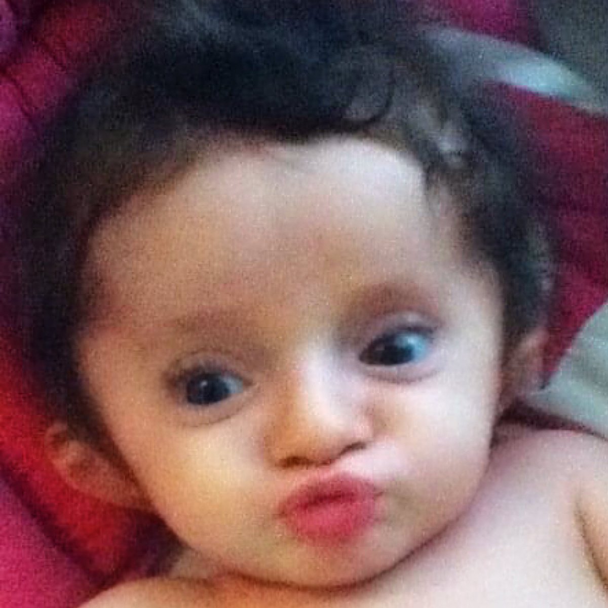 SammiHaneySassy's tweet photo. Me doing #duckface 9 years ago, literally #babyduckface 😘 #duckfaceselfie #cute #cutenessoverload #sammihaney #raisingdion https://t.co/vAxXlqasU2