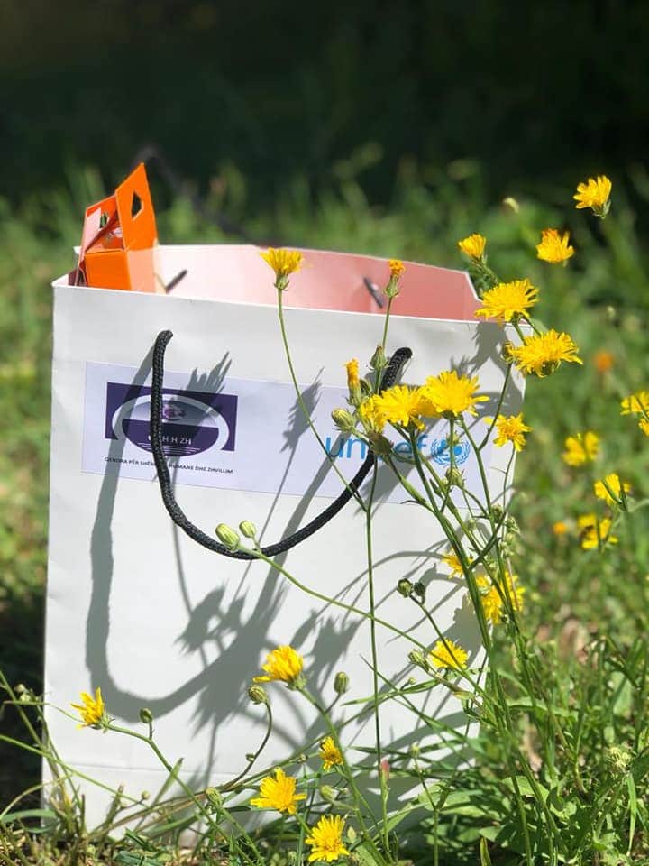 qshhzh's tweet photo. Today was activity package day for children of Dragash! New tools and ideas for these #WhileAtHome days!
@UNICEFKosovo 
#NderkoheNshpi https://t.co/qj1UqaGpz6