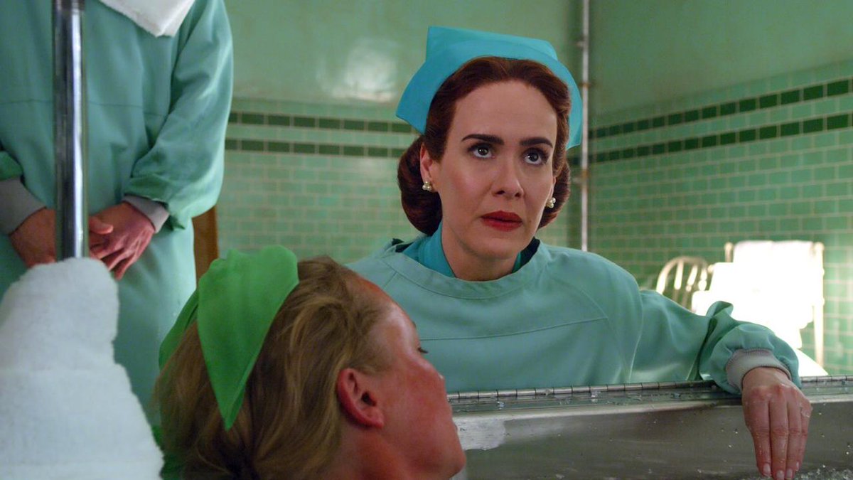 HorrorMoviesBR's tweet photo. Primeiro pôster e imagens de Ratched,  nova série de Ryan Murphy com Sarah Paulson e Judy Davis.

A trama conta a história de Mildred, uma enfermeira no sistema de saúde mental, que acaba se transformando em um verdadeiro monstro.
Estreia 18 de setembro na Netflix. https://t.co/A8Irz5jeEh