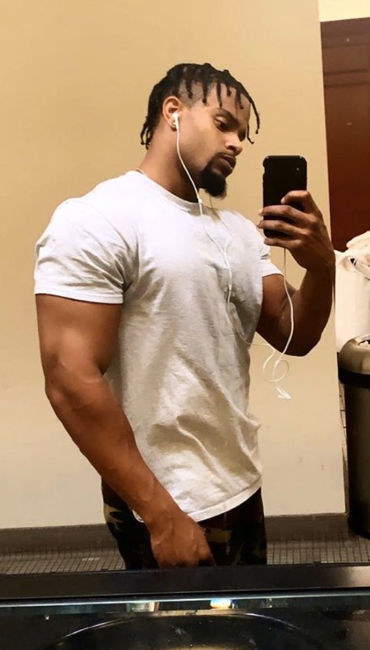 MalezIntl's tweet image. Trey Songz’ brother Forrest Tucker’s packing on the muscle these days...
📸: its1ru/IG