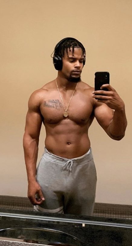 MalezIntl's tweet image. Trey Songz’ brother Forrest Tucker’s packing on the muscle these days...
📸: its1ru/IG