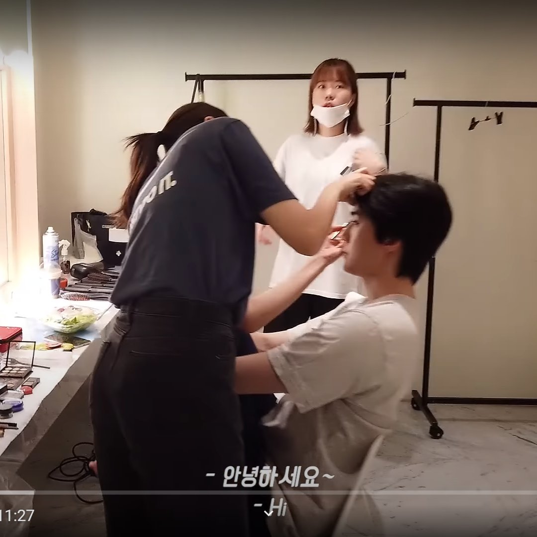 cherish_sehun94's tweet image. The way he sits has not changed over years now...! 😭😭😭 
#SEHUN #세훈 🐣✨♥️

2012.                           2020.