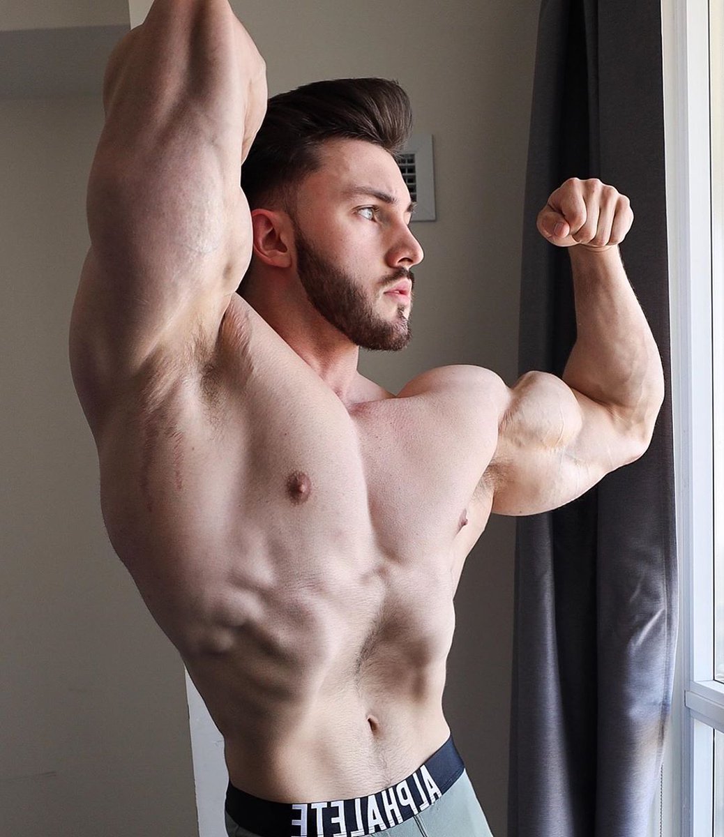 Sexy muscles of Brandon harding.