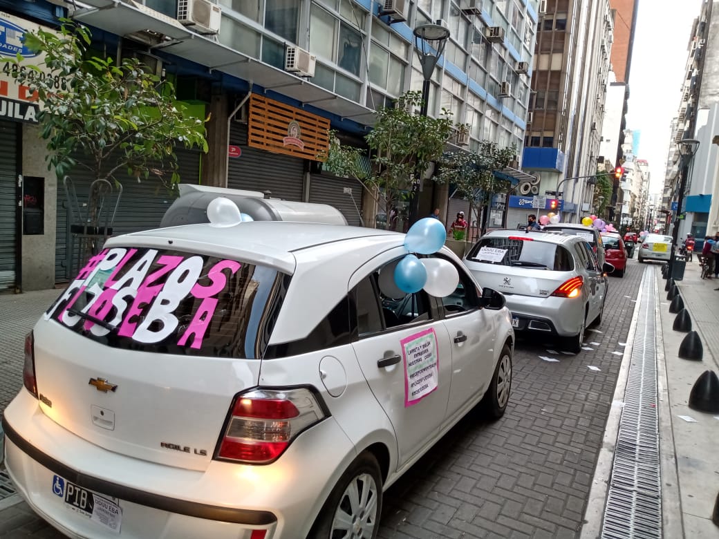 jotaposta's tweet photo. #Protestas📣|#EstacionBsAs 🏙️
#Ciudadanos del #Poyecto #EBA reclamaron en la Ciudad para que @MinHabitatAR y el @IVCBuenosAires reactiven el programa de #asignacion y #entrega de #viviendas 🗣️
.
👉https://t.co/nWtlqjGaaY
.
#SorteoEBA #SeleccionadosEBA #IVCRecepcionvirtualya https://t.co/YpyXE4IjN7