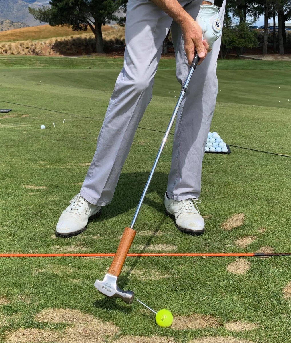 leesheldonpga's tweet photo. I use this image every day in my coaching to describe and explain a correct impact. Weight forward, forward leaning shaft &amp; descending clubhead. https://t.co/xdQD5xbT8W