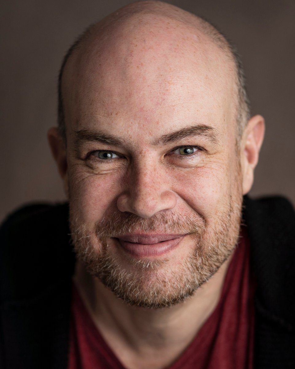 theatremakerie's tweet photo. Sharing his #FinalPoeticThought with us on tonight's episode of #StageDoorLive is Jed Murray. Jed is a writer, director, actor and drama facilitator from Dublin City centre.  

Join us tonight at 7PM as we focus on #WellnessInPractice. 

#theatremakers

photo: Roger Kenny. https://t.co/QDCTL1SfKe