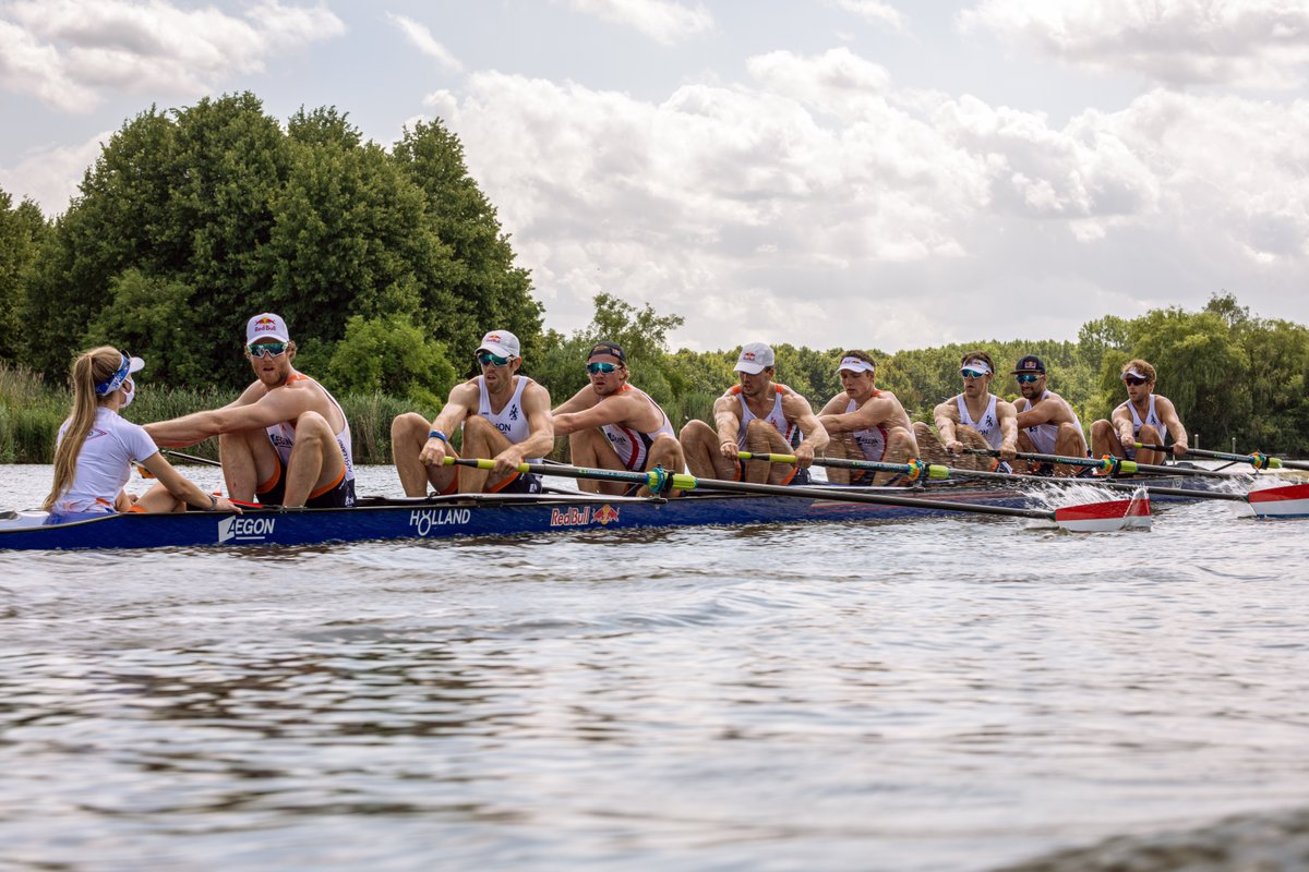 🚣‍♂️ <a href="/JasperTissen/">Jasper Tissen</a> zou eigenlijk in Tokyo moeten zijn, de finale voor de Holland 8 stond vandaag gepland. “Nu is het gewoon trainen. Kilometers maken!” 🔥 We spraken met Jasper over zijn binding met Rotterdam en hoe het traject er nu uitziet. Lees verder: rotterdamtopsport.nl/update/roeier-…
