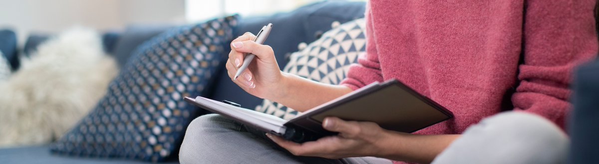 Xyla_DT's tweet photo. In this piece, Roshni shares her university experience. She talks about her mental health while studying and how she sought help to better manage anxiety.

https://t.co/vuPnqmQKrQ

#MentalHealth #MentalHealthMatters #StudentExperience #UniversityExperience https://t.co/dnnKSSf5lI