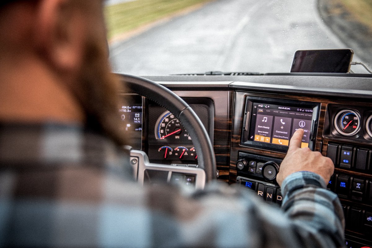 MackTrucks's tweet photo. Phone, radio, navigation and more...right at your fingertips.

That's infotainment.

#MackConnect https://t.co/Frt2sg2Ks5