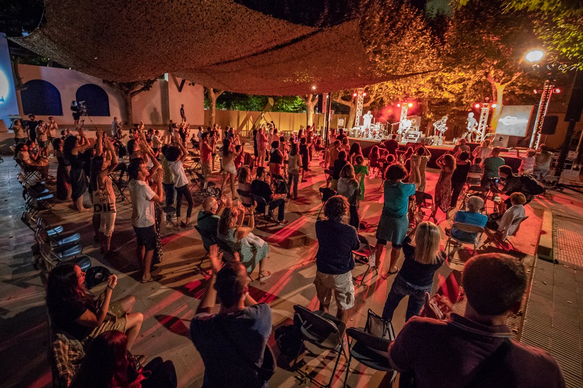 AjPalamos's tweet photo. Més d'un miler de persones ja han gaudit de la programació de concerts gratuïts a l’aire lliure del @rumbapalamos🥳🎶

Aquest divendres es tancarà la programació d'aquesta edició amb el concert de Mabel Flores, a les 22h, a l'Arbreda.

Més info: https://t.co/hvJW8znhd3 #Palamós https://t.co/IqcCwpI8u3