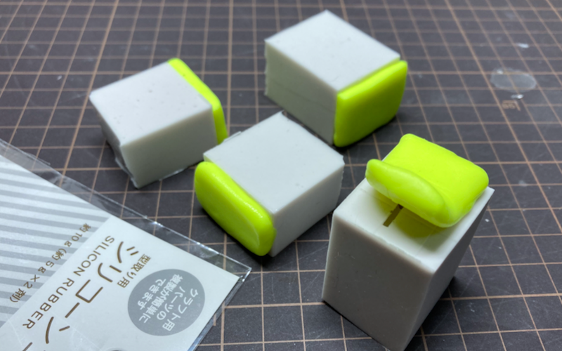 上村アキヒロ ルマンの会 Di Twitter 100円ショップのセリアで 型取り用のシリコーンゴムが売っておりました パイロットフィギュアの 型取りの補助に使います いつものブルーミックスのストック切れていたのでありがたい