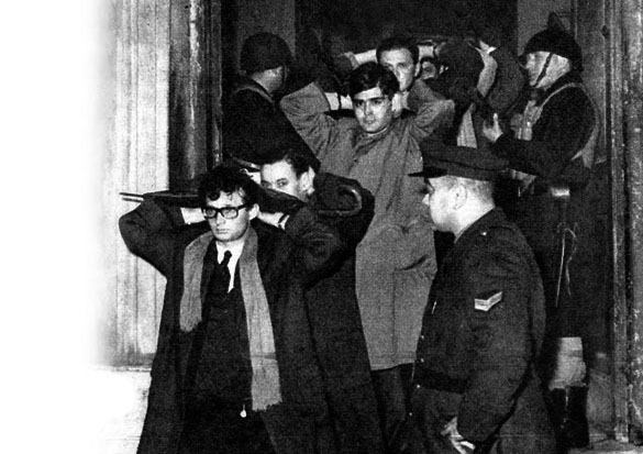Exactas_UBA's tweet photo. A 54 años de La Noche de los Bastones Largos, volvemos a compartir el especial de "Memorias de Exactas" con los testimonios de los y las protagonistas del episodio que marcó la historia de la universidad. ▶️ https://t.co/68VZIW275A #BastonesLargos https://t.co/mcG2sB6aPJ