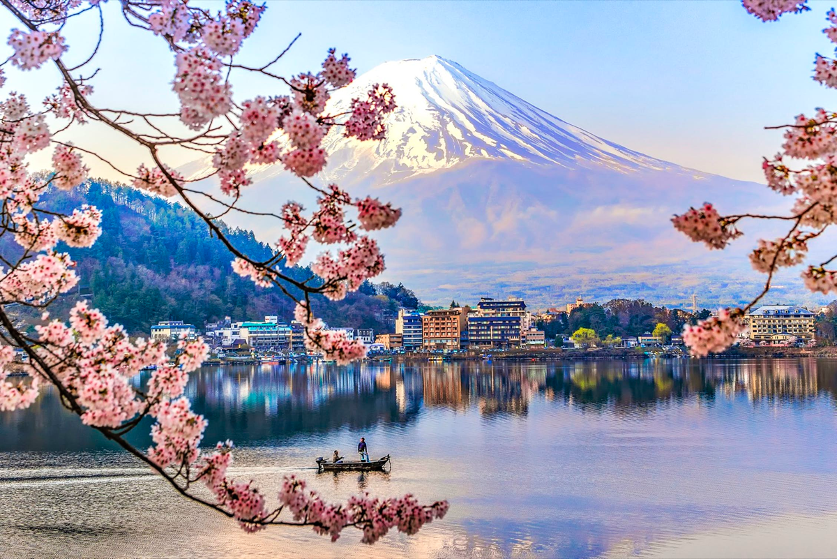 lonelyplanet's tweet photo. Japan’s personality comes to life along its famous Golden Route, the nation’s cultural epicenter. The Tokaido Shinkansen is an exciting and incredibly convenient way to travel through the Land of the Rising Sun. https://t.co/7jpToBAd4c https://t.co/MyFKONOobB