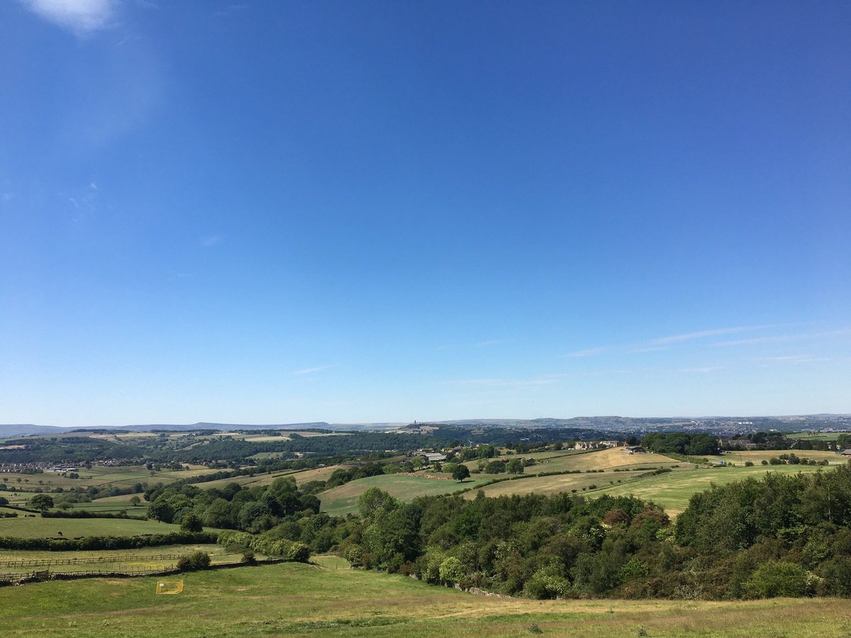 WYP_CNewsome's tweet image. 🚲👮‍♂️PCSO Smith (aka big lad), has now taken to a bike, to patrol the Kirkburton and Denby Dale areas..😊Give him a wave if you see him..🚲👮‍♂️👋🏼👋🏼#teamwork #npt #teamkirklees #staysafe