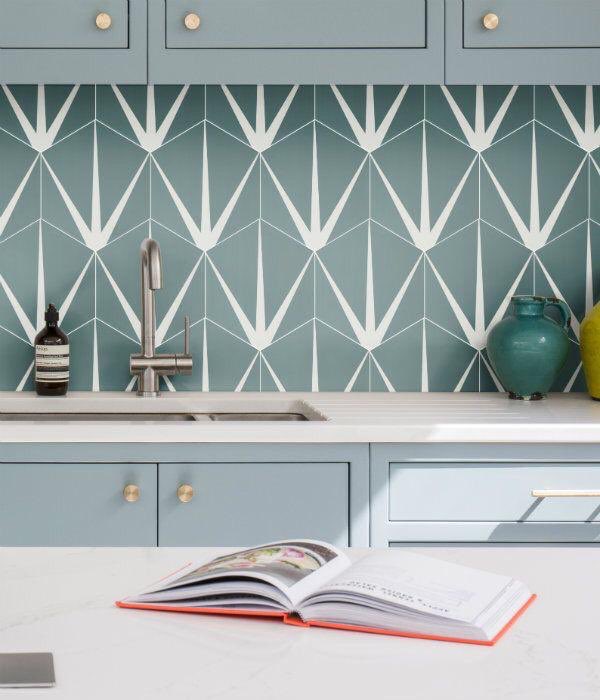 FreelandsTiles's tweet photo. Looking for an exciting way to transform a space? These Ca Pietra hexagonal Lilly pad tiles have been a huge hit with home owners and designers ✨ why not come down to our showroom today and look at our in store collection! 👟👁 #FreelandsTiles #sevenoakstiles #capietratiles https://t.co/WlwbTTneDb