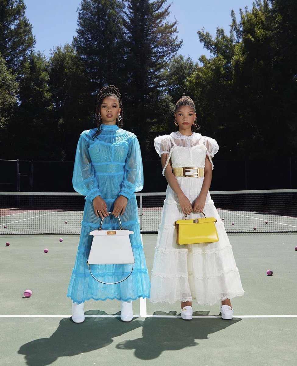 HauteHoopla_'s tweet photo. #ChloeXHalle for #FENDI 🌞 https://t.co/sqvRNqIzUp