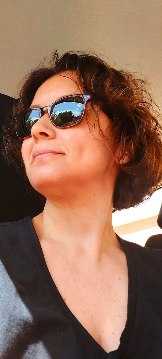 Ante las adversidades, siempre una sonrisa, cuando los tiempos no son tan buenos y ves que hay personas que te quieren y así lo demuestran, fortaleces para seguir luchando...😘❤ gracias a tod@s los que me queréis
