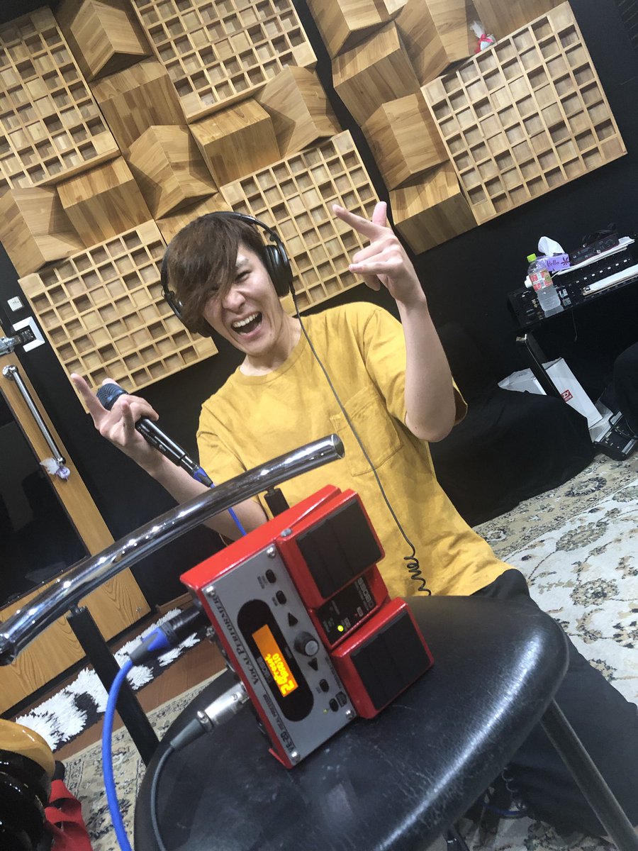 今日のRECではBOSSのボーカルエフェクトを使いました！ライブ以外でも使えるエフェクトです！
中島さんありがとうございましたこれからもよろしくお願いします！#soire#dinamusrecordinkstudio #gifuband#japanrock #music #nagoyaband