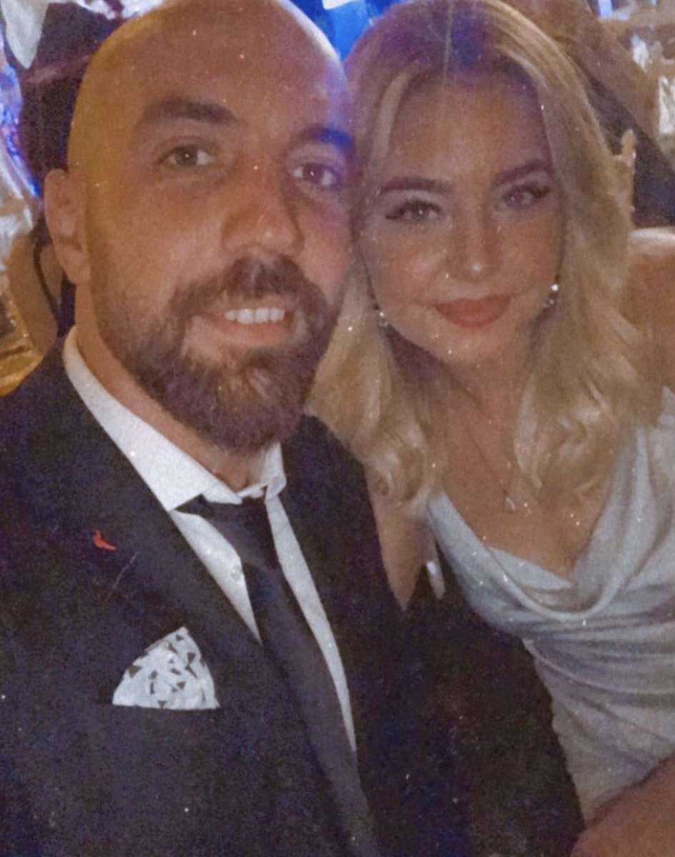 sercancii's tweet photo. @Acuncom https://t.co/nQgTwZ8yaa galiba pişman olmuş bu dostluğu abartmadığı için 😂 Ne oldu abarttığınız vtrlere koyduğunuz dostluklardan eğlenceli paylaşım almadanızı reytinginiz mi düştü 😂 Gördük gerçek dost kimmiş 💖
Harikasınız AySer 💖
Harikasınız AySer 💖
@S9Sercan &amp; @aycan20yanac https://t.co/ioX5BWV1iW
