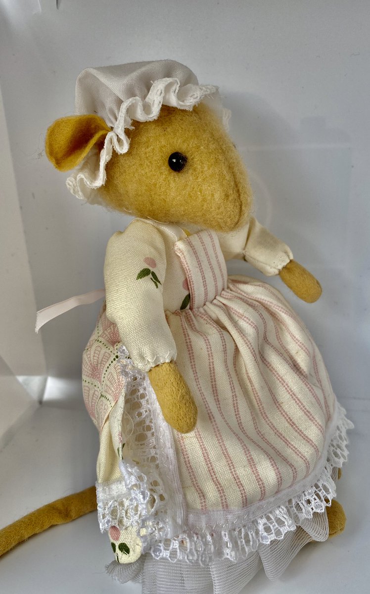 A pair Adorable soft toy mice available at ebay.co.uk/itm/1242778330… 18cm high £9.99