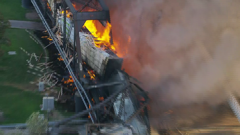 #BREAKING First images from <a href="/chopperguyhd/">“That Chopperguy Show” You Tube</a> of the bridge collapse and train fire on the north end of downtown Tempe, east side of Tempe Beach Park. #azfamily