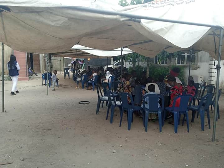 UnusualSchool's tweet photo. SHIBIRI (Ojo)
Day 2
Attendance: 75+
Bridging the learning gap!
#UnusualSchool
#UnusualLearning
#StreetLearning
#StreetSchool
#ReachingTheUnreached https://t.co/NbOIkaedED