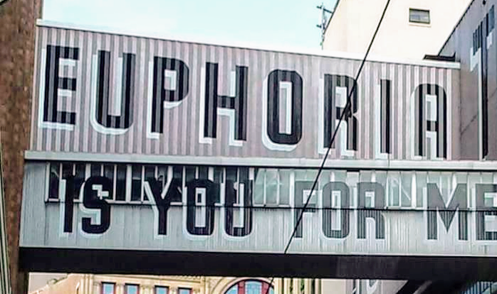 nycforever7's tweet photo. #brooklyn "Love Letter to Brooklyn" 
#euphoria
#mural 2016?
#euphoriaisyouforme
#urbanart #muralist #espo
#bridge
#ilovestreetart
#ilovebrooklyn 
#streetart  #stephenpowers
#muralist #loveletter #lovelettertobrooklyn 
#concretejungle #macys #downtownbrooklyn
#euphoric #love #nyc https://t.co/lMN3Ocu7FX