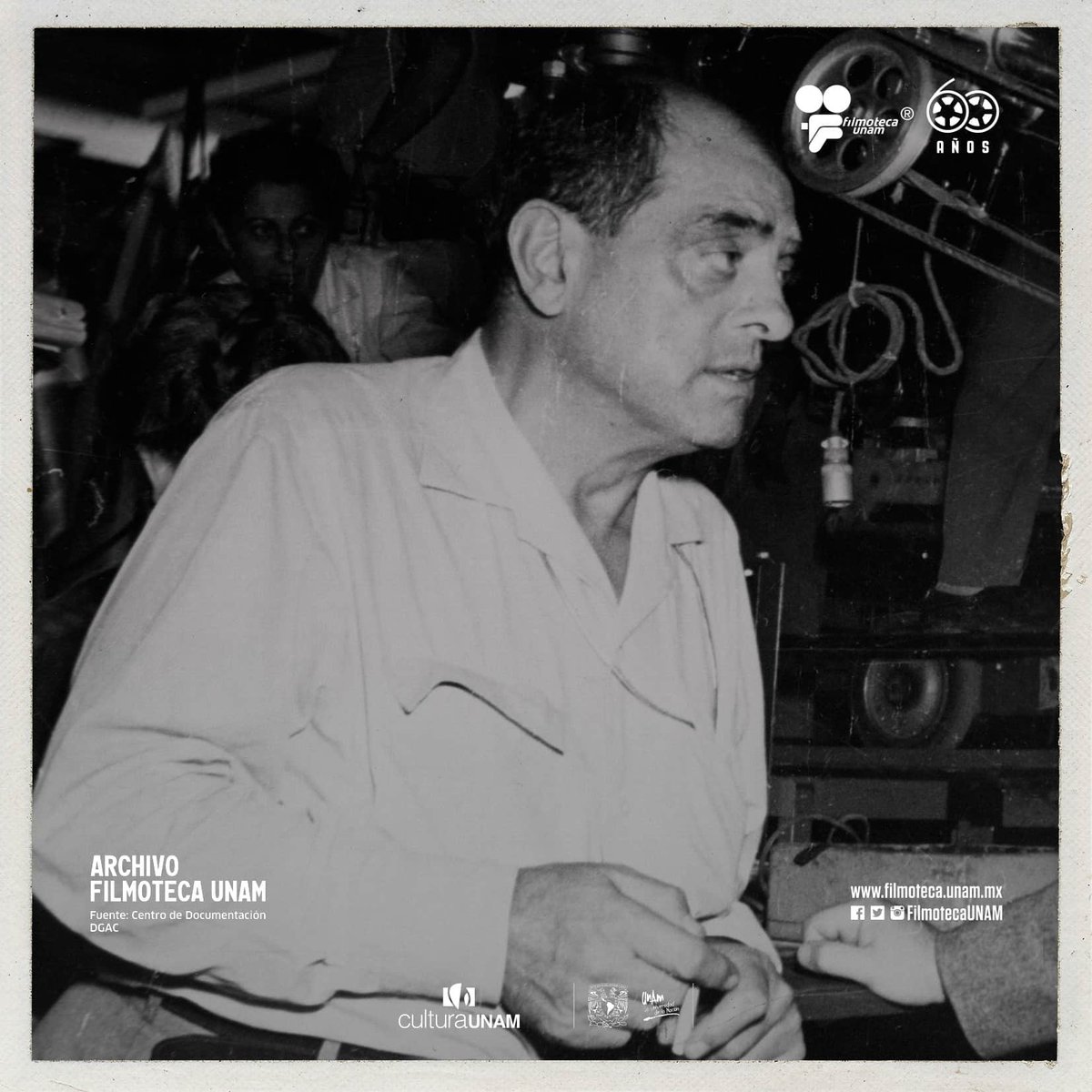 FilmotecaUNAM's tweet photo. #ArchivoFilmotecaUNAM
El gran cineasta Luis Buñuel murió un día como hoy de 1983.

Algunas de sus cintas más reconocidas son 'El perro andaluz' (1929), 'Los olvidados' (1950), 'La ilusión viaja en tranvía' (1954), 'Ensayo de un crimen' (1955) y 'El ángel exterminador' (1962). https://t.co/8MQvUGyRWD