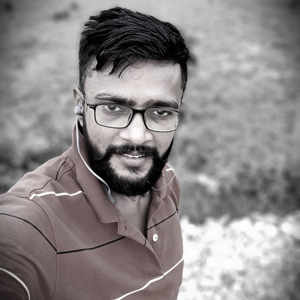 GyanTherapy's tweet photo. I am more comfortable with
1. Earphone (3.5mm) >> 2.Wireless Neckband > 3.Buds
And Your Favourite ??
Baki Neckband aisa #necklace hai jo hum pahan sakte hain ๐
#earphones
#BluetoothHeadphones
#wirelessconnect https://t.co/iD7cUI23sC