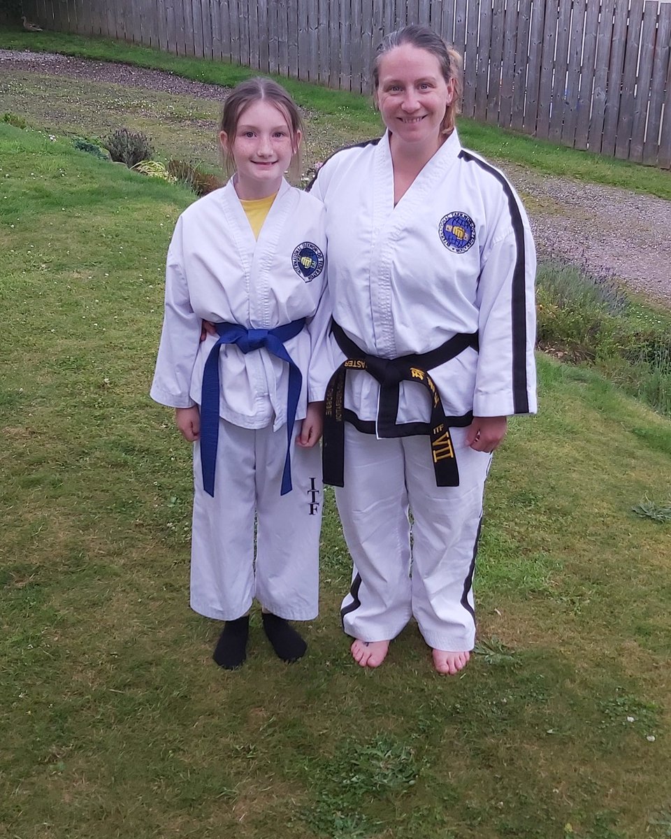 CctkdS's tweet image. Hi folks. We are Zooming tonight from 6pm to 7pm. Then next week, we will be off as Simon and I are getting married.