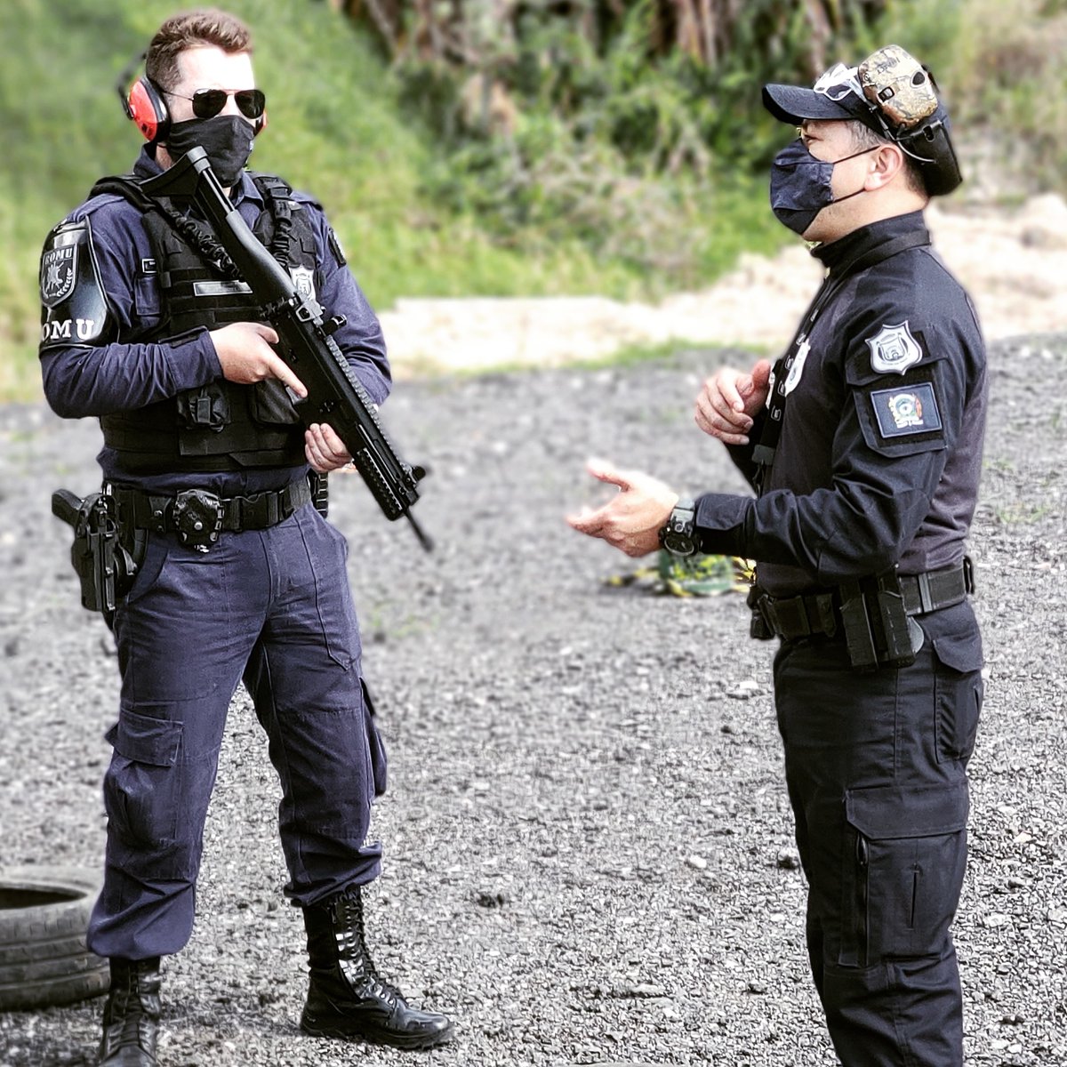 gm_sjp's tweet photo. Nossa GM sempre treinando e se especializando para sua maior e melhor segurança, os treinamentos dessa semana fazem parte da habilitação para o novo armamento (Carabina CTT .40) que na próxima semana estará nas ruas do município no enfrentamento à criminalidade. https://t.co/NiVaWwJ6uE