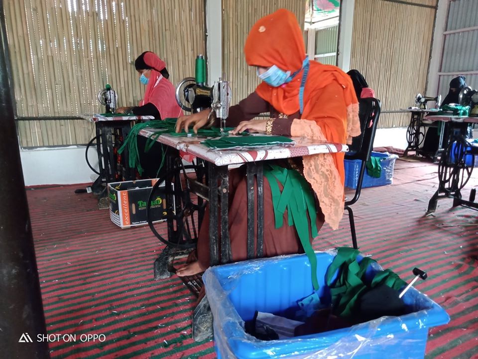 In #Bangladesh ICCO has trained 30 #women - forcibly displaced Myanmar nationals - on mask production. The training has provided these women with new livelihood opportunities within the Rohingya camps and helps in increasing awareness on #COVID19 related hygiene practice. <a href="/WFP/">World Food Programme</a>