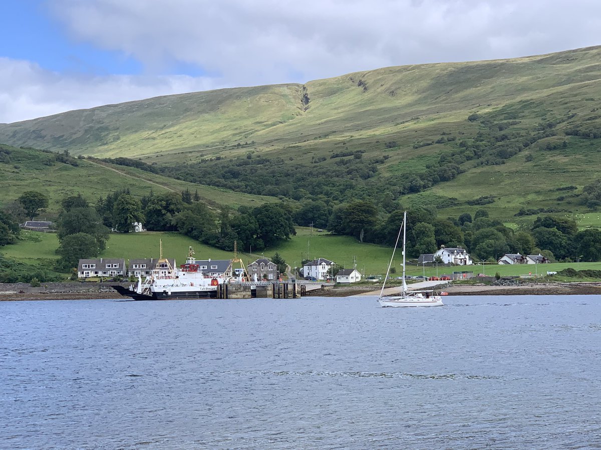 FionaDrane's tweet photo. Well why stop at seeing one ferry when you can see two? Dreaming of returning. #scottishisland#memories #july #windowonscotland #VisitScotland #calmac #childhood #bright #bute #rubudoch https://t.co/fDBTGynvZO
