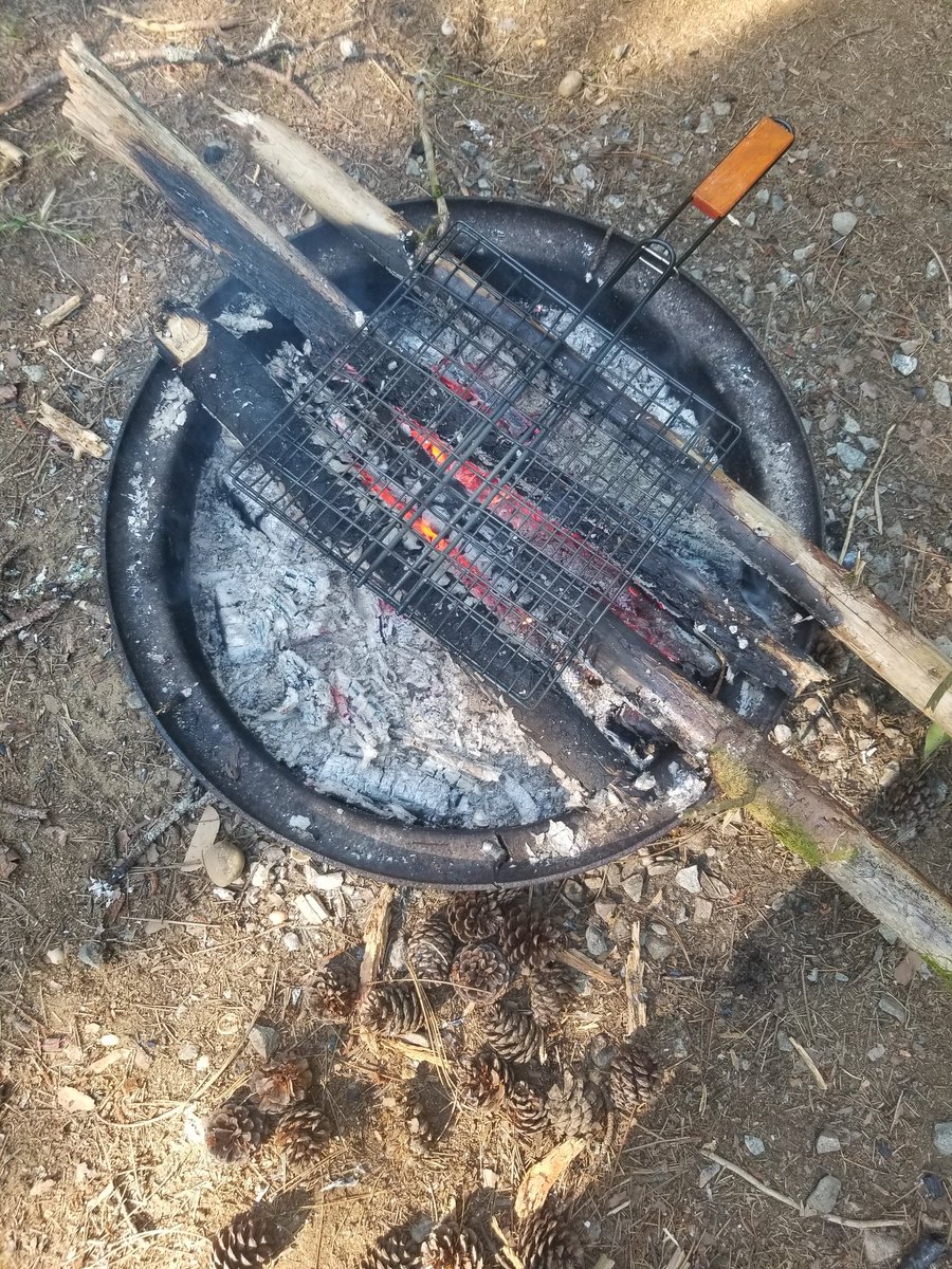 missy_dee_0021's tweet image. Frying Dumplings♡ #Camping2020