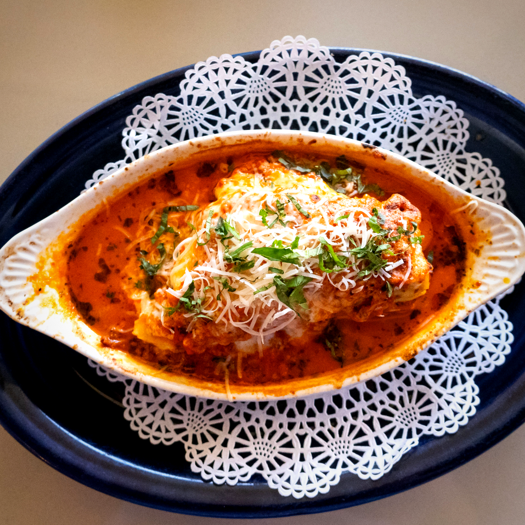 BravoBuzz's tweet photo. Today is National Lasagna Day! Perfect reason to stop by BRAOV! today and enjoy our Wood-Fired Lasagna, fresh pasta sheets, ricotta, marinara, ground beef and mozzarella. This mouth watering dish is sure to please any pasta or lasagna enthusiast! #NationalLasangaDay #BRAVOBuzz https://t.co/wk5WIG7HtJ