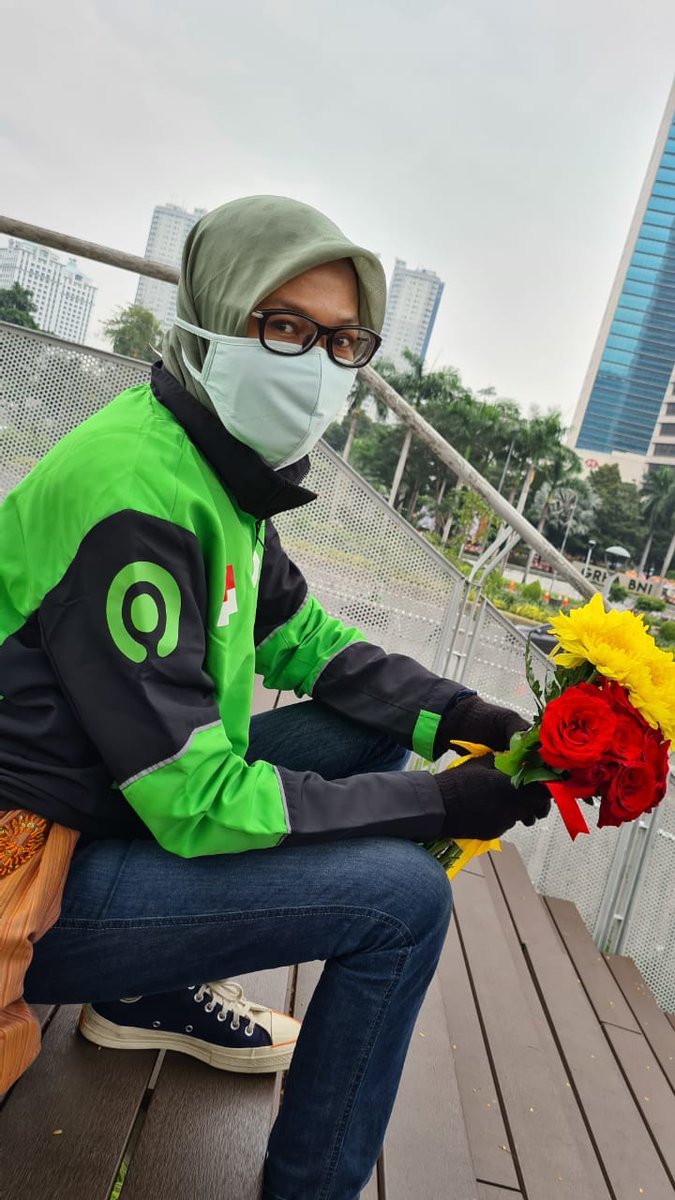 <a href="/imanlagi/">Bukan</a> <a href="/gojekindonesia/">Gojek Indonesia</a> Aku pake masker dong..
Untuk menyelamatkan diri dan orang lain. Aku ga mau jadi penyebab buruk bagi siapapun, termasuk bagi diri sendiri dan anak² dirumah

Pake masker ga susah dan jadi ga nyusahin orang lain