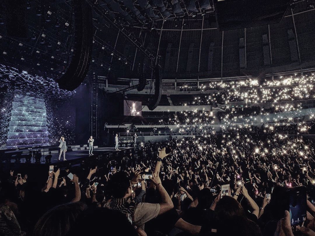 westlifemusic's tweet photo. We're enjoying seeing your throwback posts from #TheTwentyTour over these last weeks, this time last year we were in the Philippines! 🇵🇭 https://t.co/n9uzJVCCFi