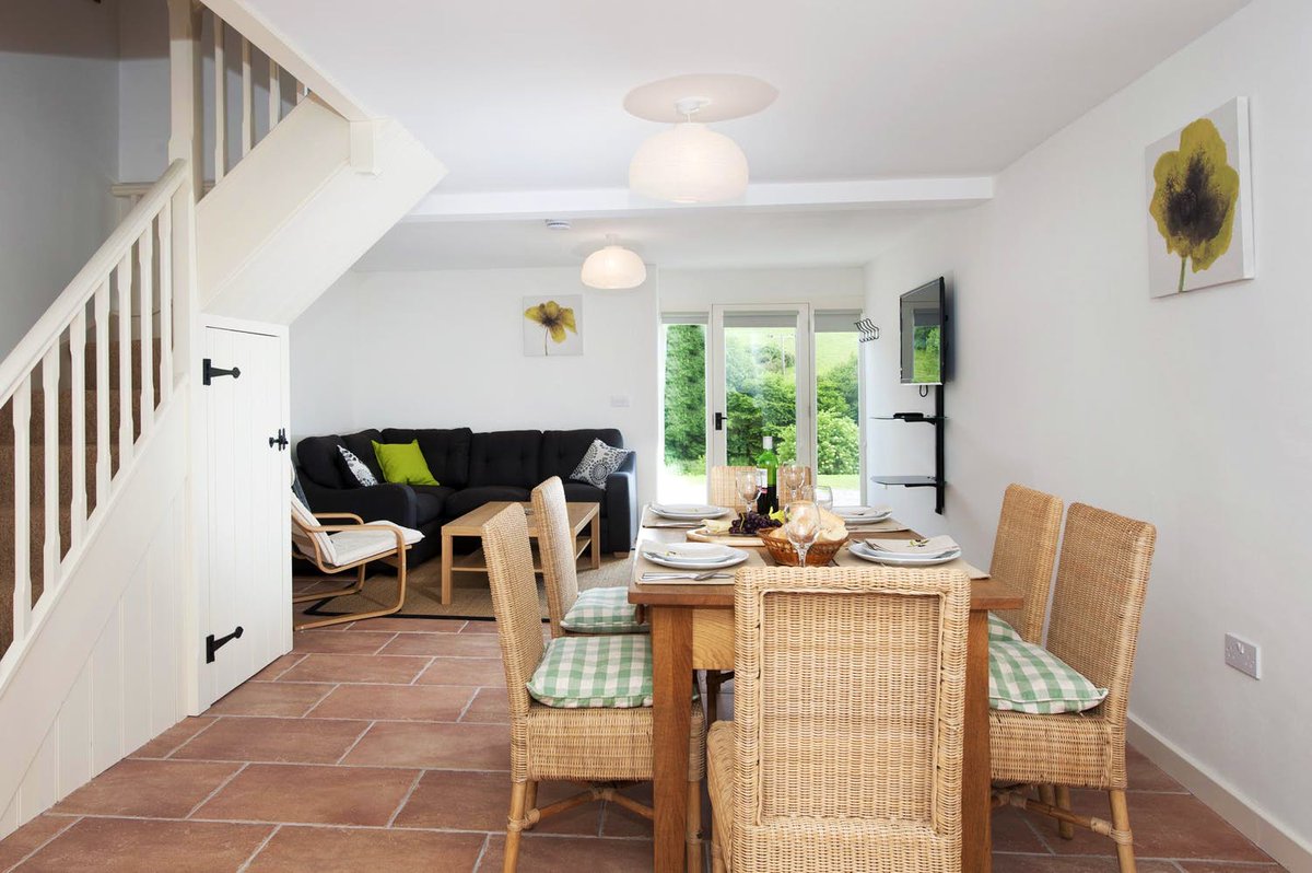 ShortbreaksHQ's tweet image. ⭐️ Property of The Day ⭐️
Meadow View Cottage has stunning views over the farm and is ideally situated for walking, mountain biking or riding on the Quantock Hills 👉🏼shortbreaks.com/properties/mea…