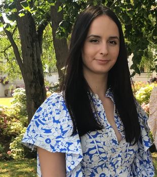 Cet été, nous avons le plaisir d'accueillir 2 étudiantes du master d'amélioration des plantes  de <a href="/UniLaSalle_fr/">UniLaSalle</a>. Mariana vient du Guatemala et a rejoint notre service de phytopathologie. Kaltra est originaire d'Albanie et mène des analyses génétiques sur la #chicorée. #Welcome