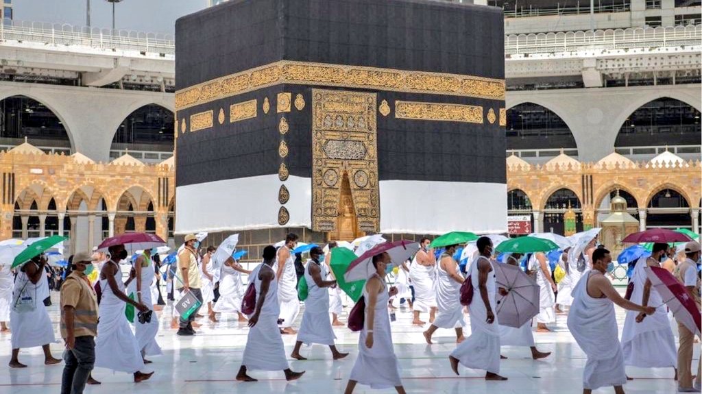 b08783b374dd47e's tweet photo. “Labbayk, Allahumma labbayk, labbayk la sharika laka labbayk, Innal Hamda wan nimata laka wal mulk, la sharika lak.”
#Hajj2020 https://t.co/YSNYHebJEE
